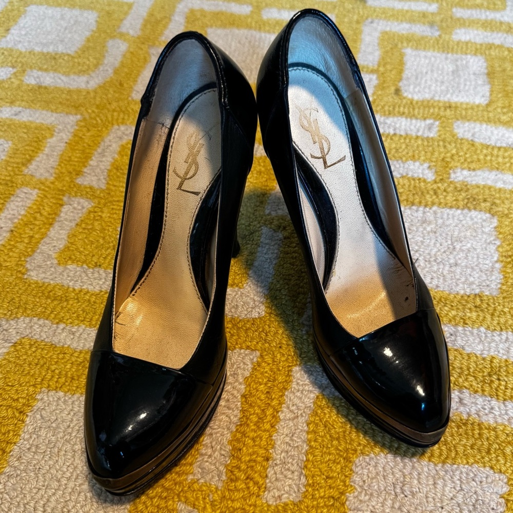 Yves Saint Laurent Glossy Black Heels